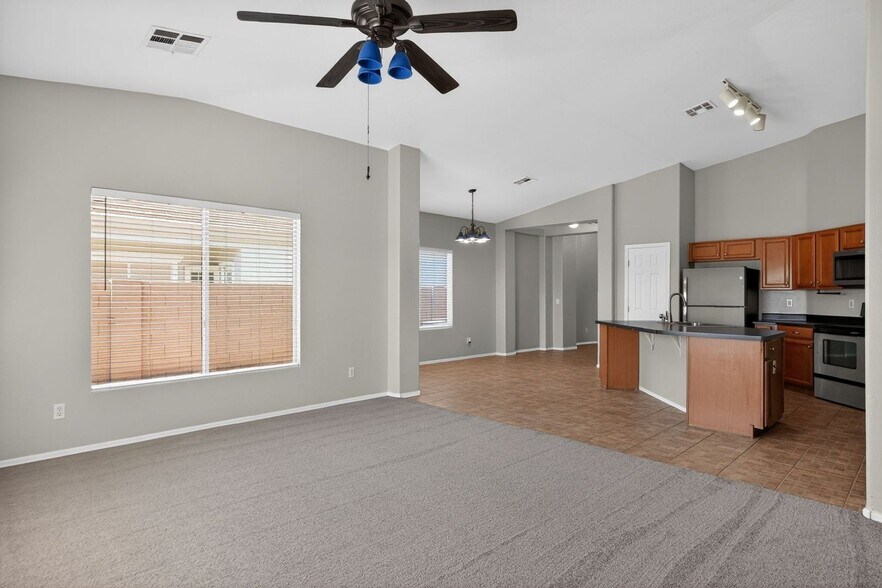 Building Photo - 14843 W Wethersfield Rd