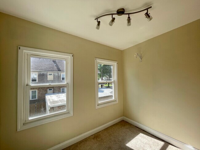 Building Photo - 786 McKinley Pkwy