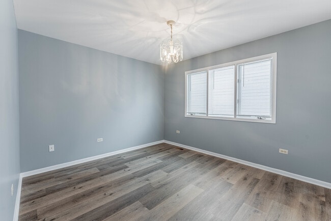 Building Photo - 7203 S 86th Ave