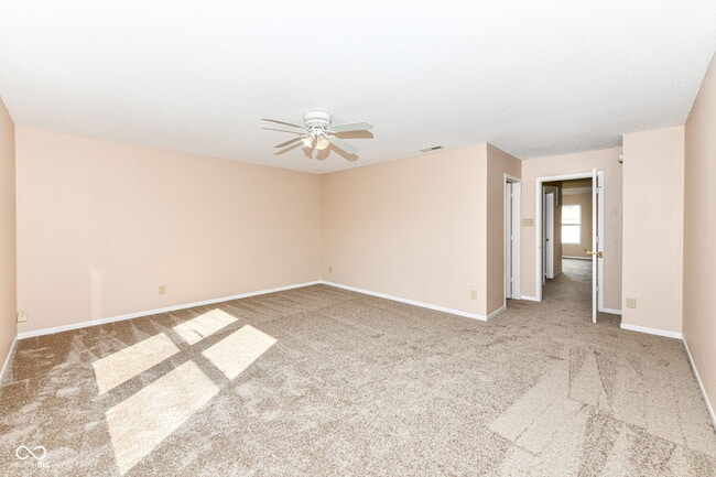 Building Photo - 1155 Redwood Dr