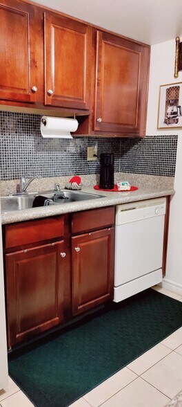 Building Photo - 5060 Indian River Dr