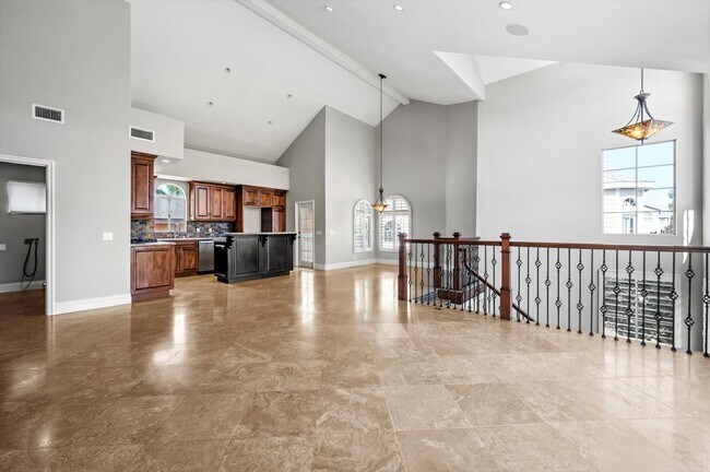 Building Photo - 2547 Orange Ave