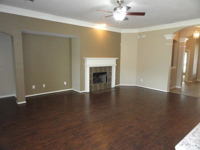 Building Photo - 6310 Canyon Chase Dr