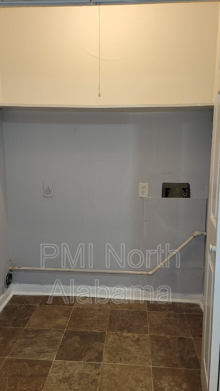 Building Photo - 1221 Grant St SE