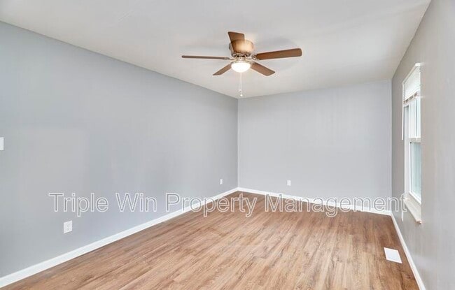 Building Photo - 1661 Rishon Hill Dr