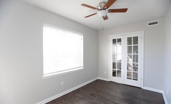 Building Photo - 1804 Martha Dr
