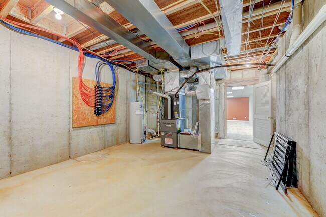 Building Photo - 54 Old Barn Dr