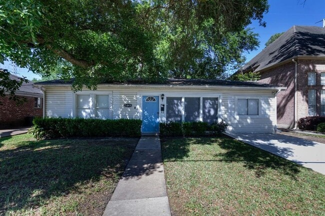Building Photo - 5808 Community Dr
