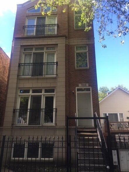 Building Photo - 7018 S Cornell Ave