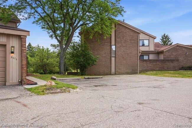 Building Photo - 5271 Wright Way E