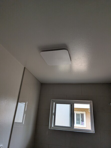 Bathroom - 4435 Bonnie Brae St