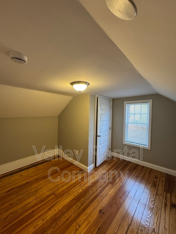 Building Photo - 123-125 Williams St