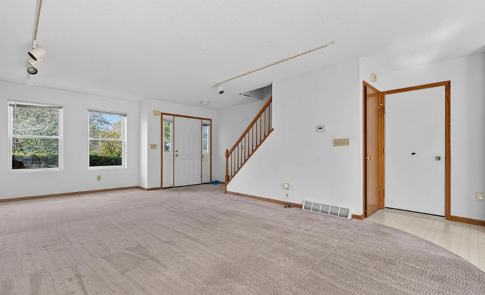 Building Photo - 29A Mapleridge Ave