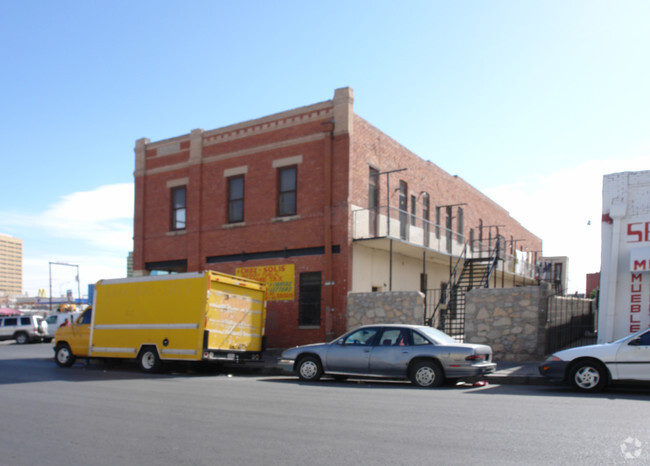 Building Photo - 500 S Oregon St