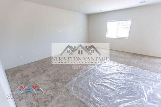 Building Photo - 43620 W Mescal Dr