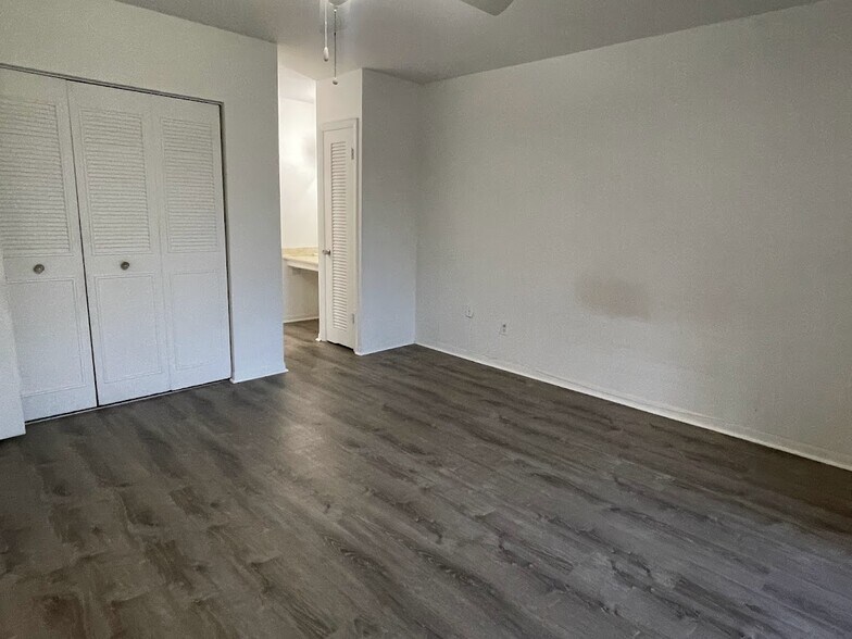 Building Photo - 2510 SW 81st Ave