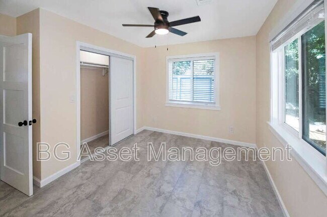 Building Photo - 2807 Sabral Cir