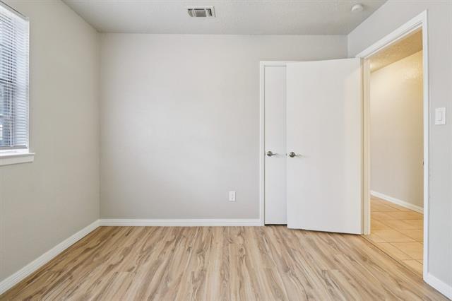 Building Photo - 413 Glenhaven Dr