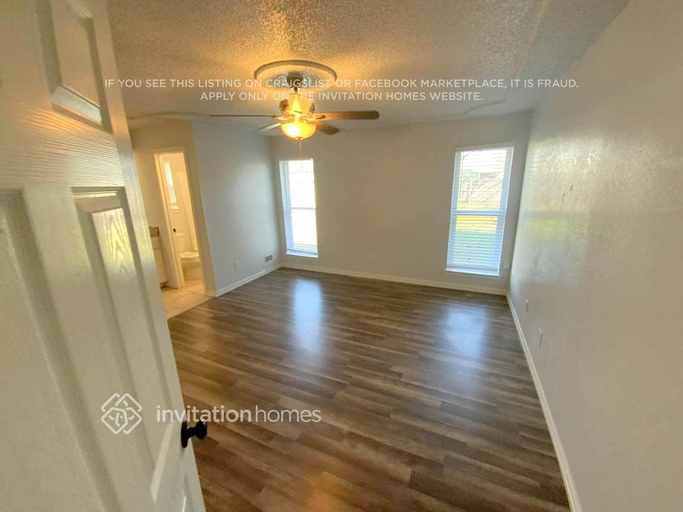 Building Photo - 340 NW Summercrest Blvd