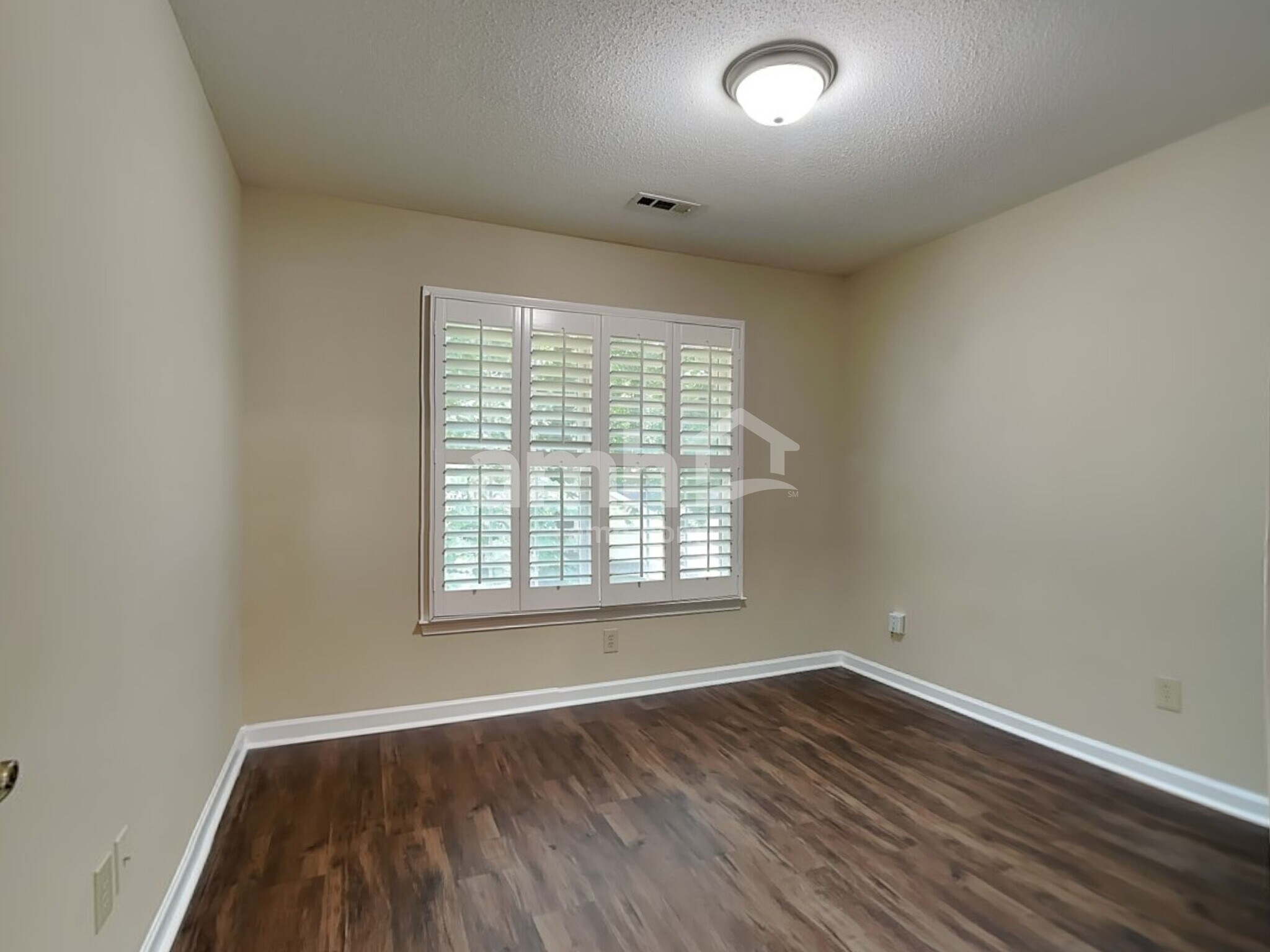 Building Photo - 3109 Southampton Dr