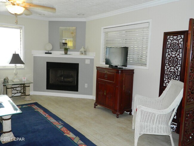 Building Photo - 7437 Beach Dr