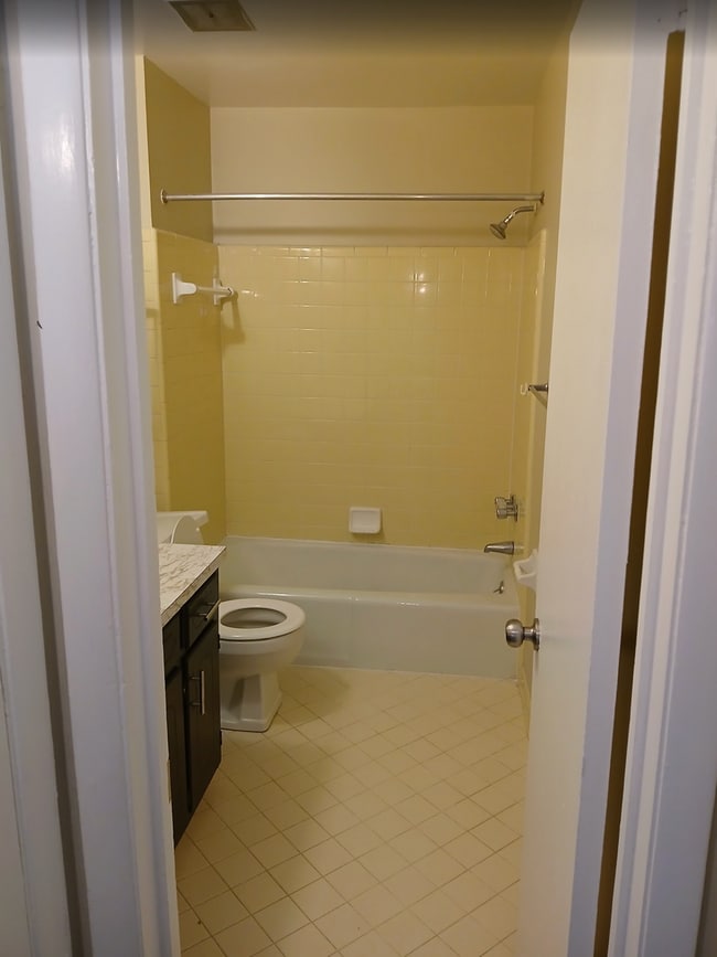 Building Photo - MOVE IN READY! NOW AVAILABLE!!! $0 SECURIT...