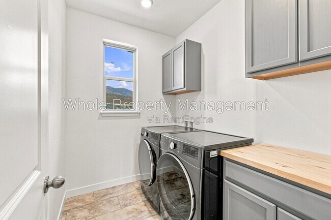 Building Photo - 15612 W Floyd Dr