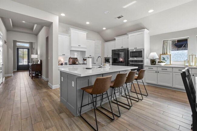 Building Photo - 313 Terrene Trl