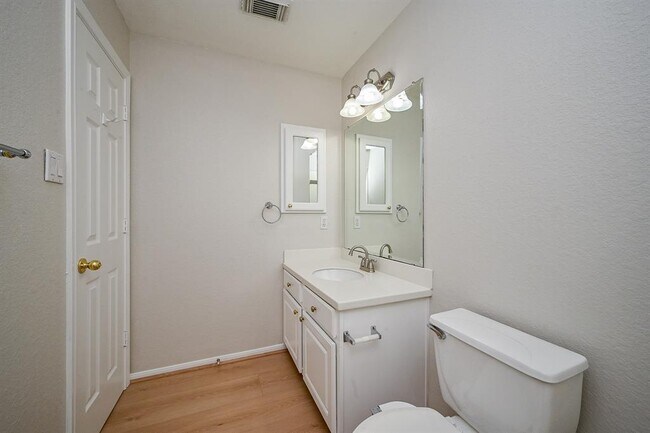 Building Photo - 22511 Bridgehaven Dr