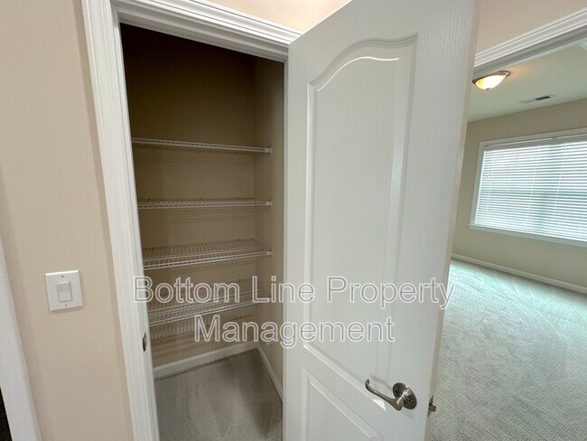 Building Photo - 1007 Anatrella Ln NW