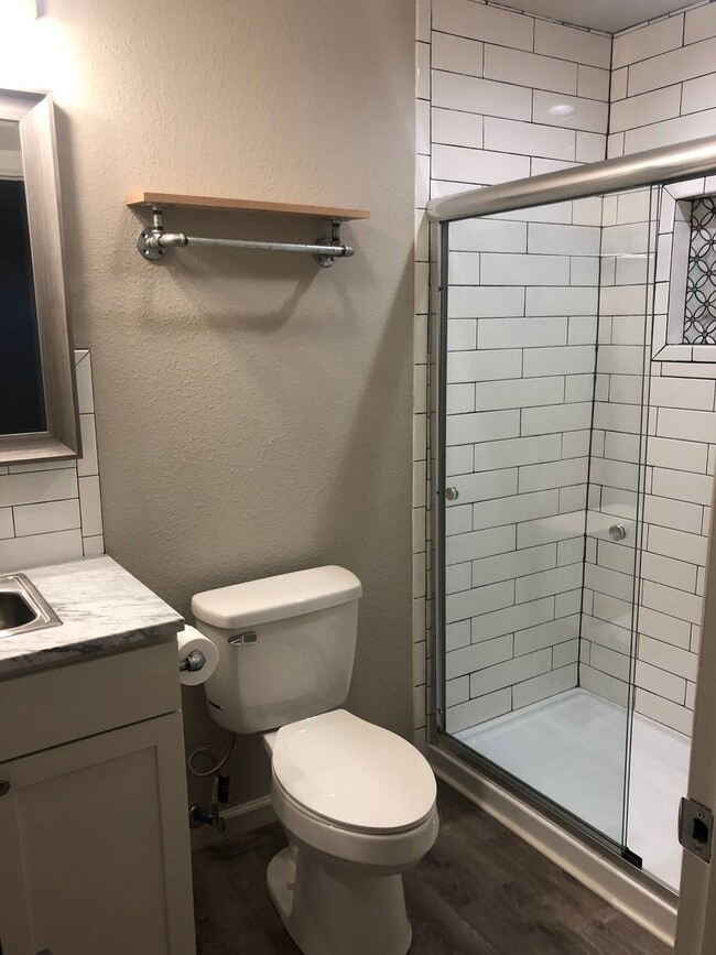 Building Photo - Newly remodeled in 2023!  1 bed, 1 bath, ALL appliances!