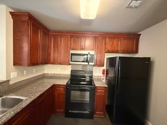 Building Photo - Country side home