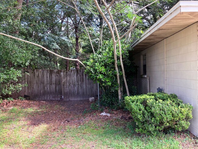 Building Photo - Lovely 3 Bedroom Home in Northwood - Fenced-in Yard