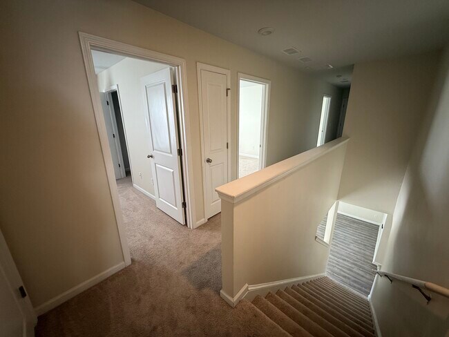 Building Photo - 341 Berring Ln