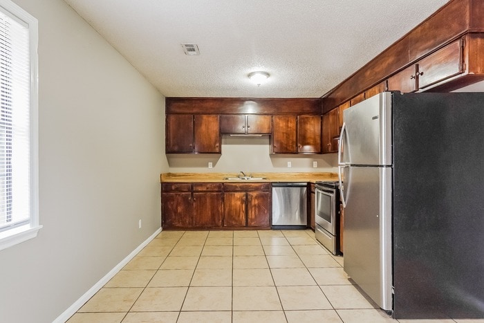 Building Photo - 110 Cambridge Cir