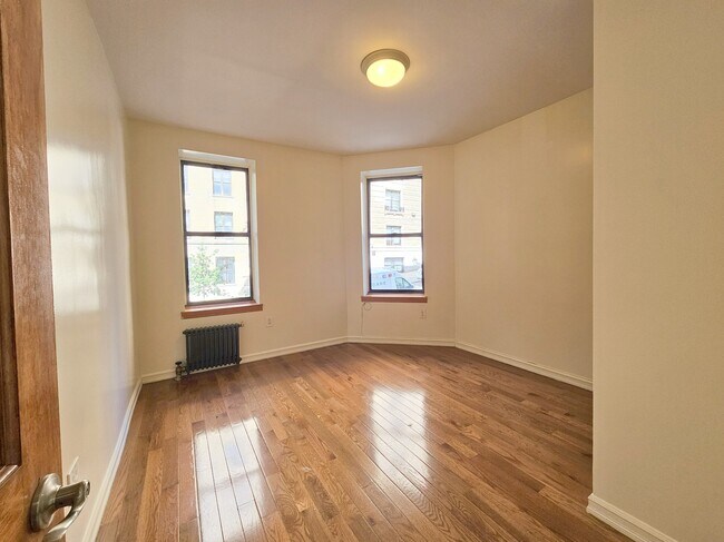 Building Photo - 610 W 150th St