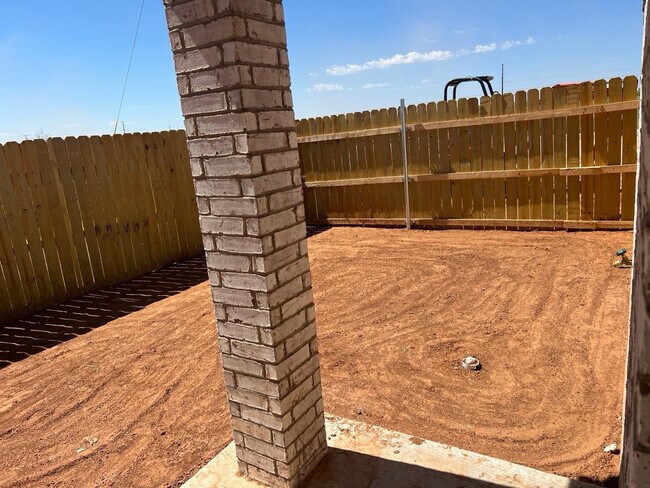 Building Photo - 7441 4th St