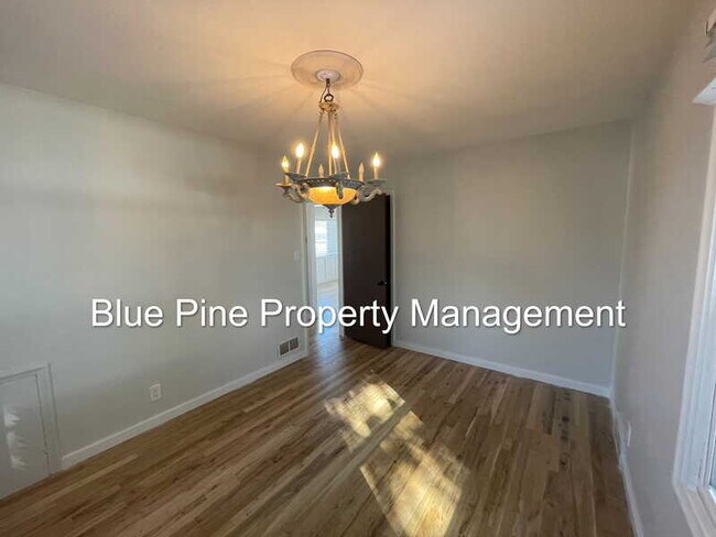 Building Photo - 232 E 16th St