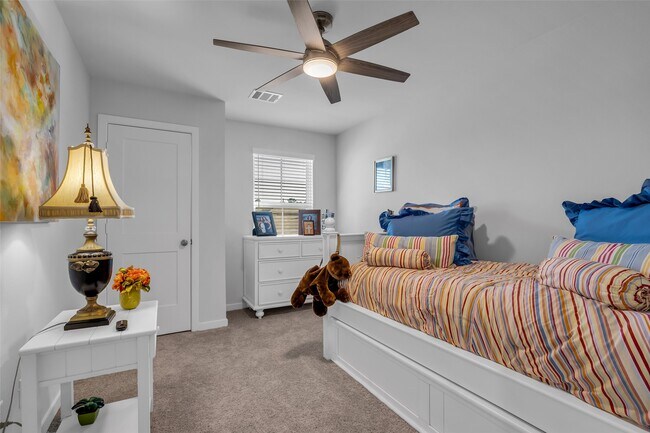 Building Photo - 7866 Alset Dr