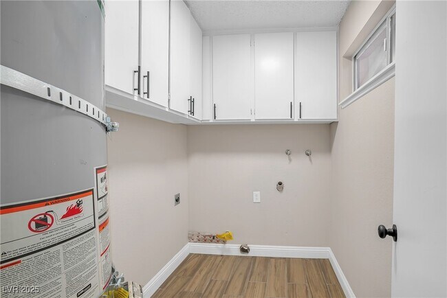 Building Photo - 4431 El Campana Way