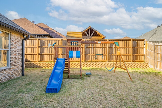 Building Photo - 1610 Olympic Drive