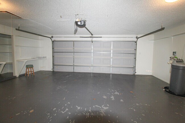 Building Photo - 10323 Quail Meadow St