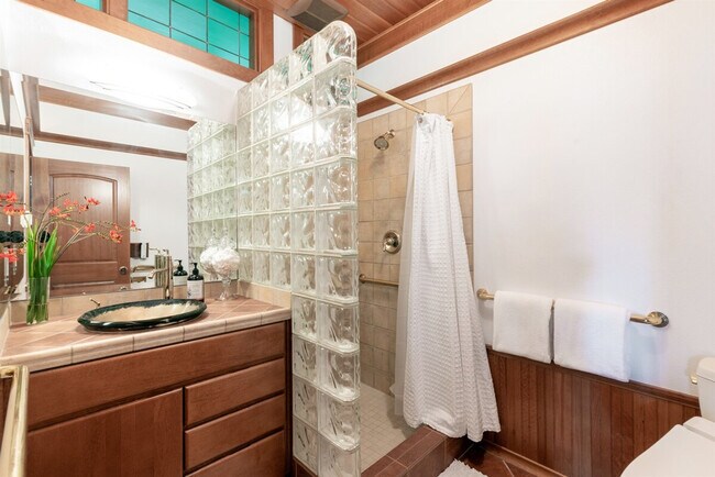 Building Photo - 3202 N 7th St