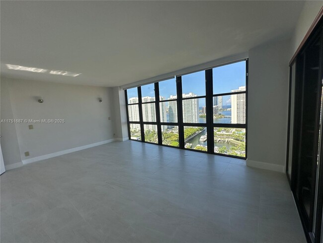 Building Photo - 18181 NE 31st Ct