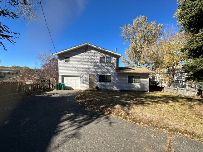 Primary Photo - 2510 Bly St
