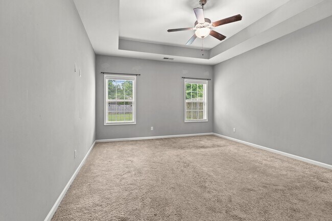 Building Photo - 830 W Richland Cir