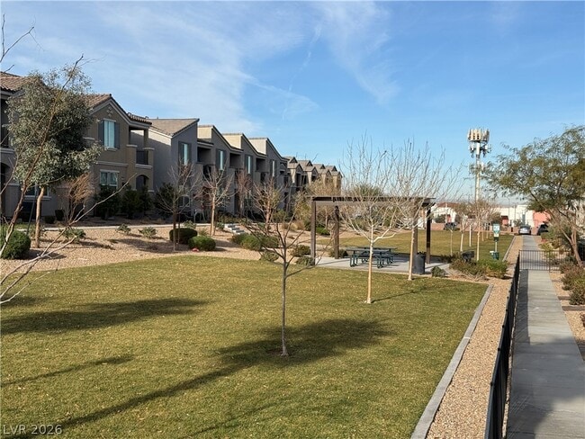 Building Photo - 626 Sedum Ave.