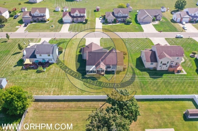 Building Photo - MOVE IN SPECIAL!! 1/2 First Month's Rent!