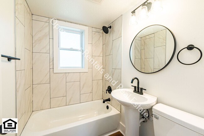 Building Photo - 1823 Griswold Dr