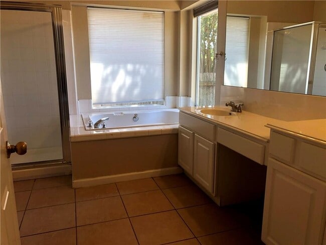 Building Photo - 13529 Anarosa Loop